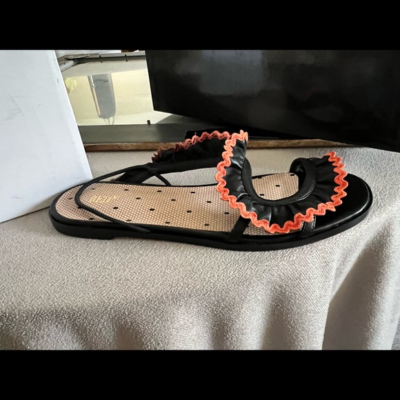 New sandals - Picture 4 of 4